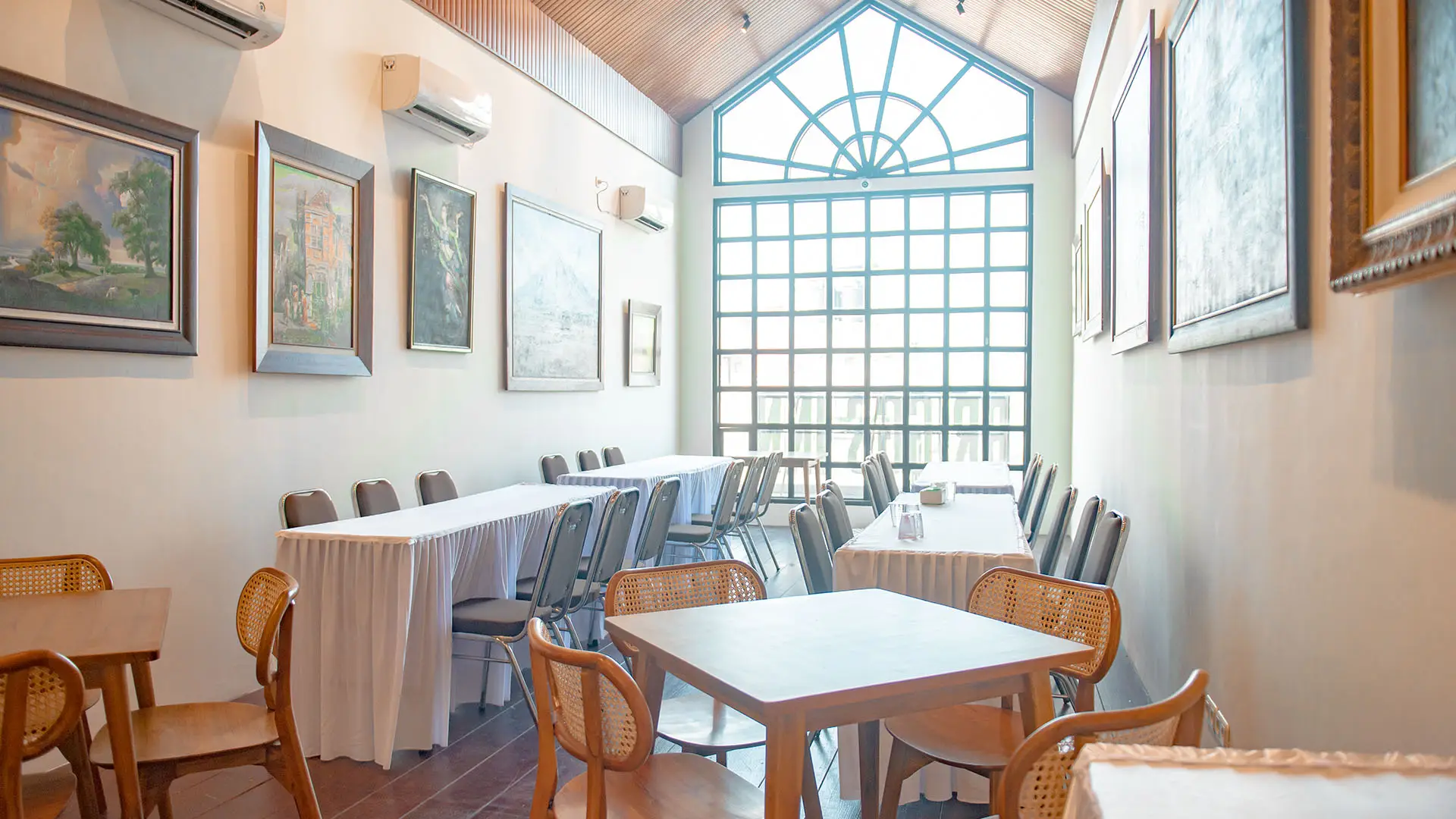 Gallery Briggs Inn Surabaya 003