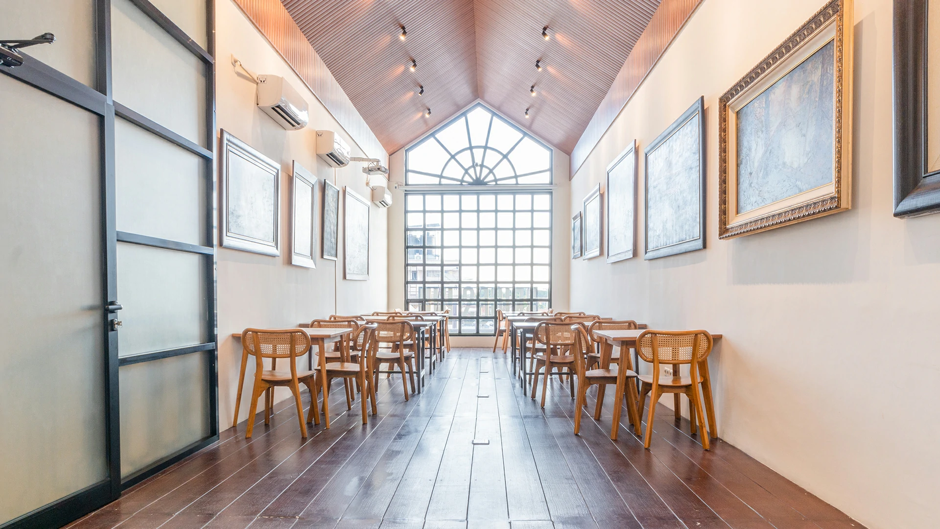 Gallery Briggs Inn Surabaya 023